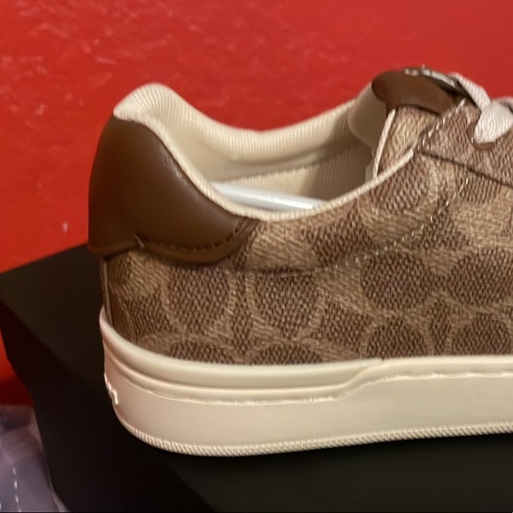 BRAND NEW Coach low line coated canva tan sneakers - Picture 3 of 6